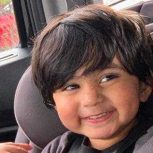 Meet your Posher, Amee